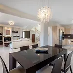 Acro Villa